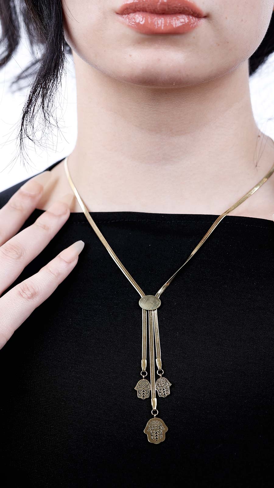 Three hands  necklace