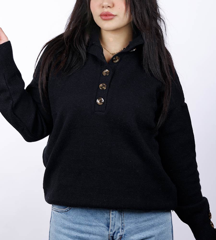 بلوزة تريكو بياقة طويلة