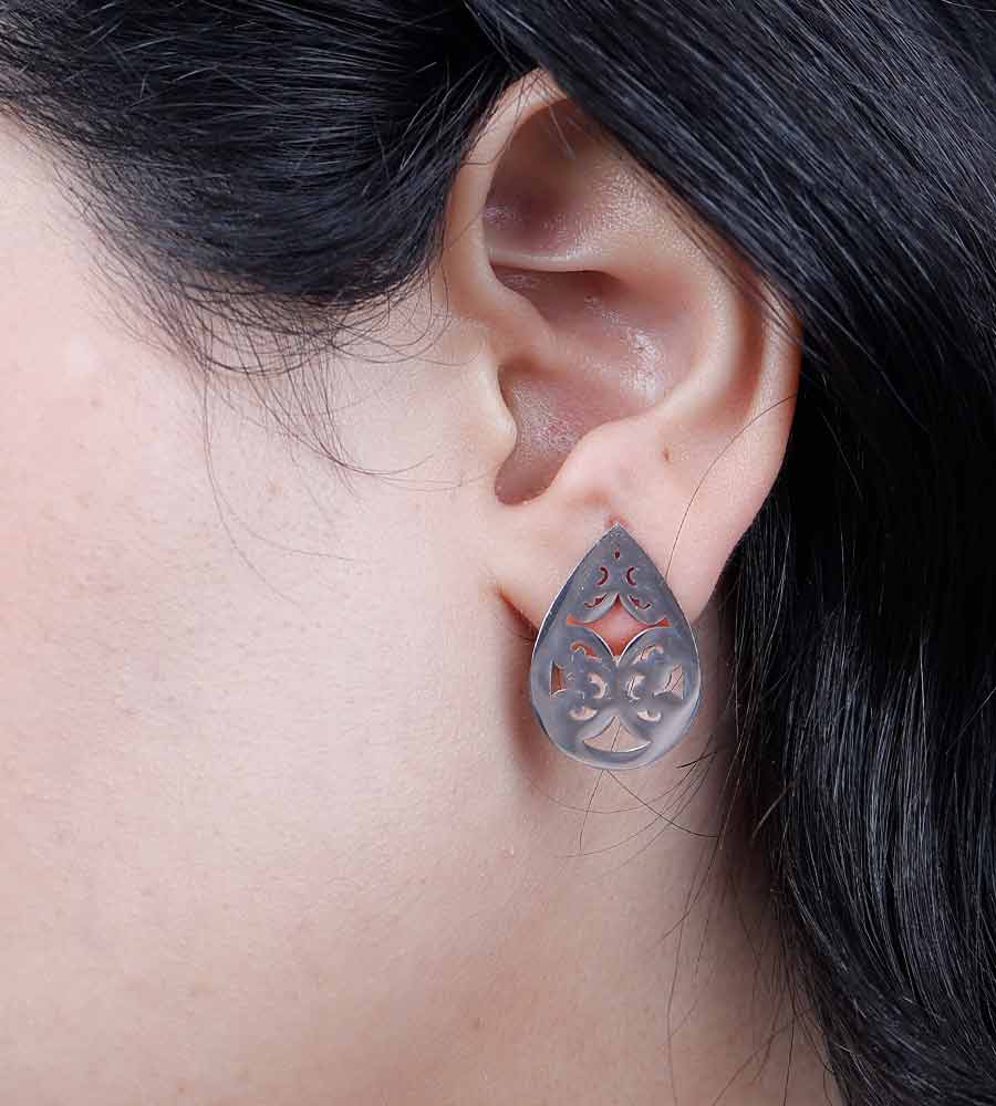 حلق وردة فراشة